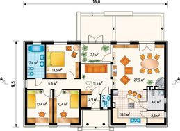 Одноэтажный дом с витражным окном в помещении зимнего сада